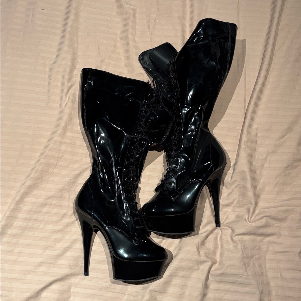 Pleaser Delight 2023